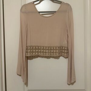 Elegant Lace Trim Women's Crop Top in Cream